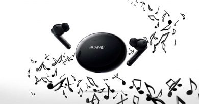 Ilustración con los auriculares HUAWEI FreeBuds 4i y notas musicales