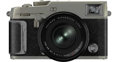 Cámara Fujifilm con objetivo Fujinon XF 18mm F1.4 LM WR