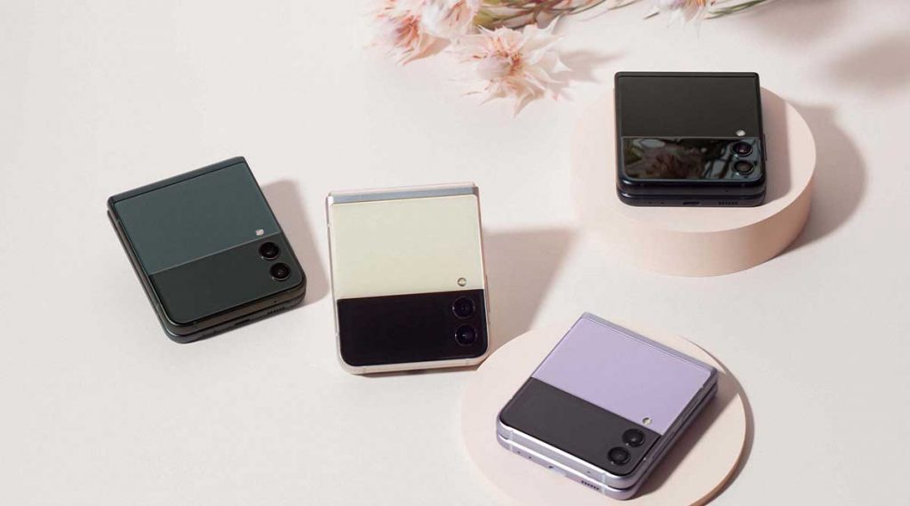 Cuatro modelos Z Flip3 5G con los diferentes colores disponibles