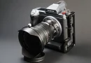 El objetivo Laowa 20 mm f4 Zero-D Shift en una cámara Fujifilm